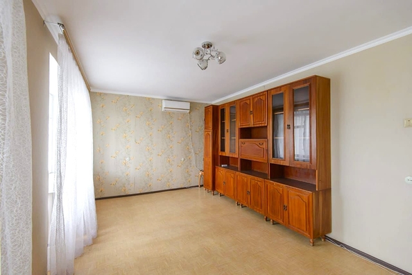 
   Продам 2-комнатную, 56 м², Штахановского ул, 1/33

. Фото 4.