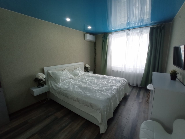 
   Продам 3-комнатную, 72 м², 2-я Краснодарская ул, 169б

. Фото 2.