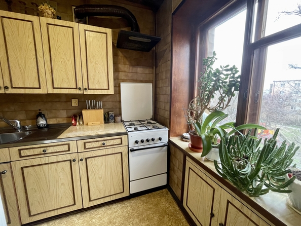 
   Продам 2-комнатную, 49 м², Немировича-Данченко ул, 76

. Фото 1.
