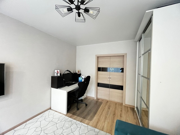 
   Продам 3-комнатную, 63 м², Комарова б-р, 10

. Фото 12.