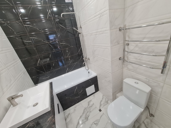 
   Продам 2-комнатную, 53 м², Элеваторный пер, 12

. Фото 12.