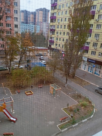 
   Продам 2-комнатную, 49 м², Космонавтов пр-кт, 35/20

. Фото 12.