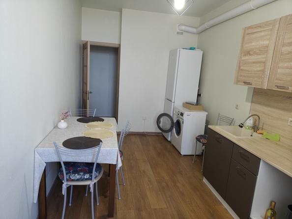 
   Продам 3-комнатную, 70.1 м², Комарова ул, 132

. Фото 8.