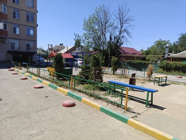 
   Продам 3-комнатную, 70.1 м², Комарова ул, 132

. Фото 28.