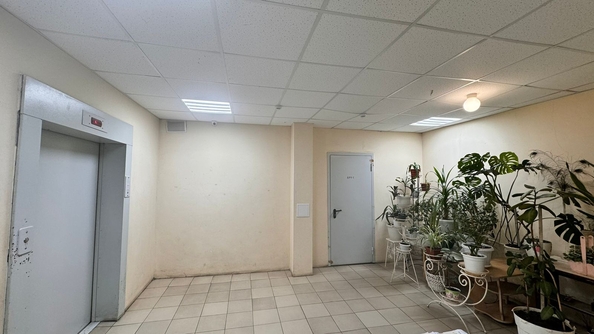 
   Продам 2-комнатную, 71.4 м², Вятская ул, 37а

. Фото 8.
