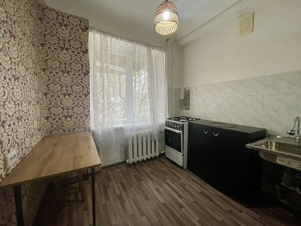 
   Продам 1-комнатную, 30.2 м², Малиновского ул, 12

. Фото 1.