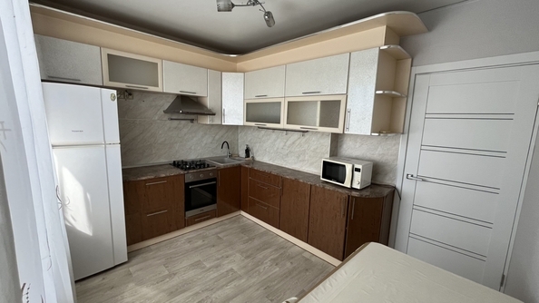 
   Продам 1-комнатную, 38 м², 339-й Стрелковой Дивизии ул, 17

. Фото 3.