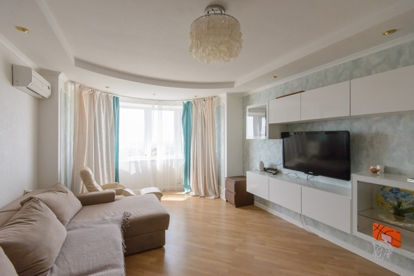 
   Продам 2-комнатную, 76 м², 40-летия Победы пр-кт, 85

. Фото 1.