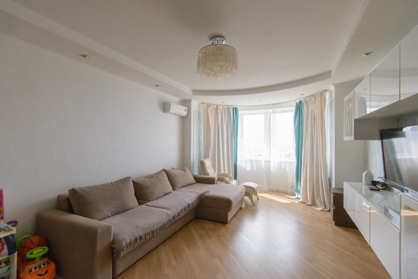 
   Продам 2-комнатную, 76 м², 40-летия Победы пр-кт, 85

. Фото 3.