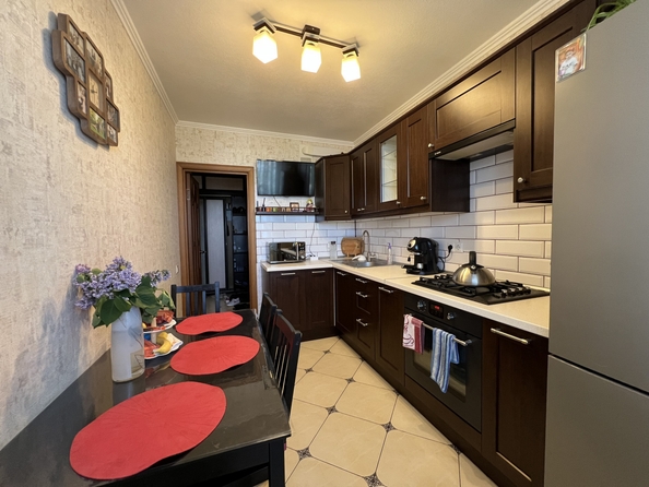 
   Продам 2-комнатную, 58 м², 40-летия Победы пр-кт, 97

. Фото 2.