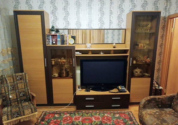
   Продам 2-комнатную, 33 м², Симферопольская ул, 66

. Фото 2.