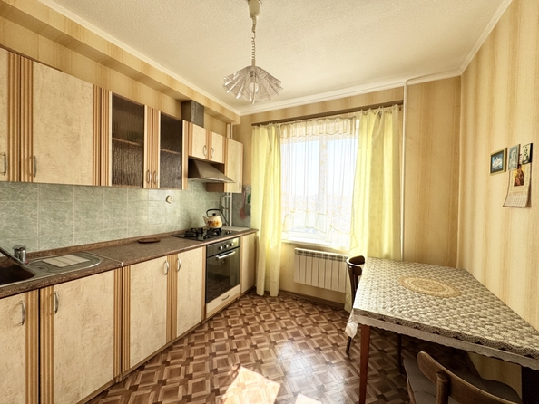 
   Продам 2-комнатную, 52.4 м², Платова ул, 64

. Фото 1.
