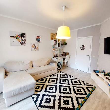 
   Продам 3-комнатную, 60 м², Платова б-р, 20/17

. Фото 1.
