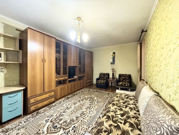
   Продам 2-комнатную, 52 м², Добровольского пл, 42

. Фото 2.