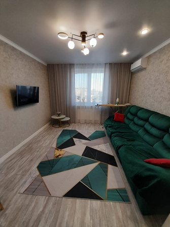
   Продам 3-комнатную, 87 м², 2-я Краснодарская ул, 169б

. Фото 1.