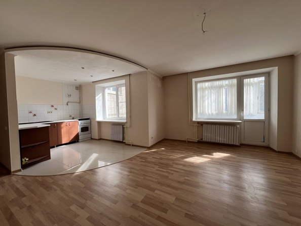 
   Продам 4-комнатную, 83 м², 40-летия Победы пр-кт, 37

. Фото 1.