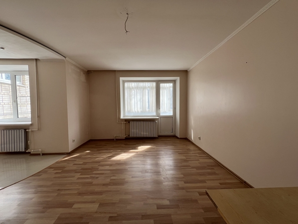 
   Продам 4-комнатную, 83 м², 40-летия Победы пр-кт, 37

. Фото 2.