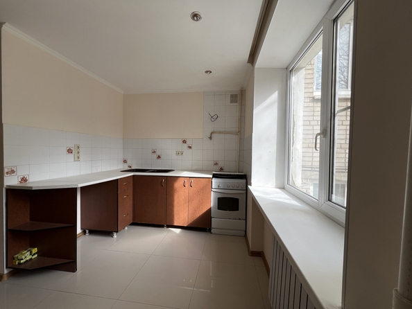 
   Продам 4-комнатную, 83 м², 40-летия Победы пр-кт, 37

. Фото 3.