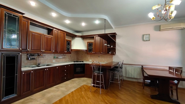 
   Продам дом, 380 м², Ростов-на-Дону

. Фото 2.