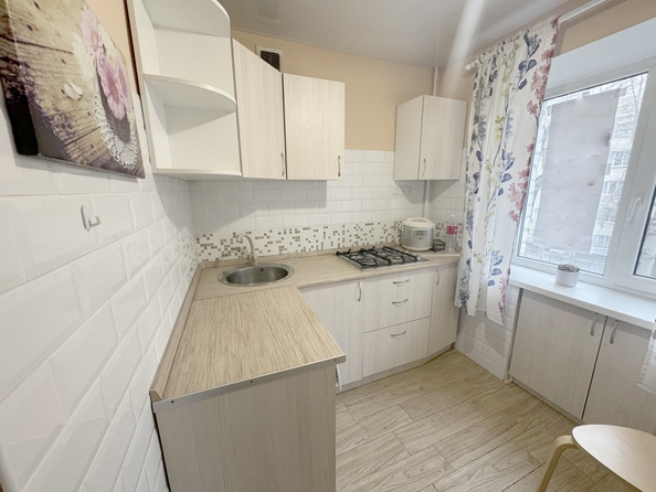 
   Продам 2-комнатную, 45 м², Ларина ул, 15

. Фото 1.