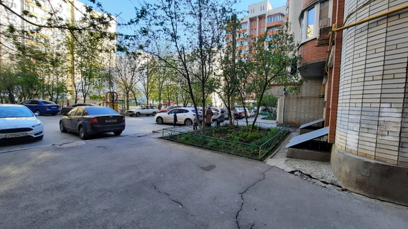 
   Продам 2-комнатную, 74 м², Лелюшенко ул, 13

. Фото 22.