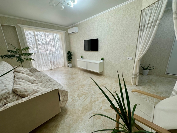 
   Продам 2-комнатную, 42 м², Коблова пер, 4

. Фото 1.