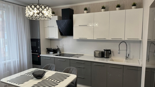 
   Продам 2-комнатную, 74 м², Солженицына пр-кт, 21

. Фото 2.