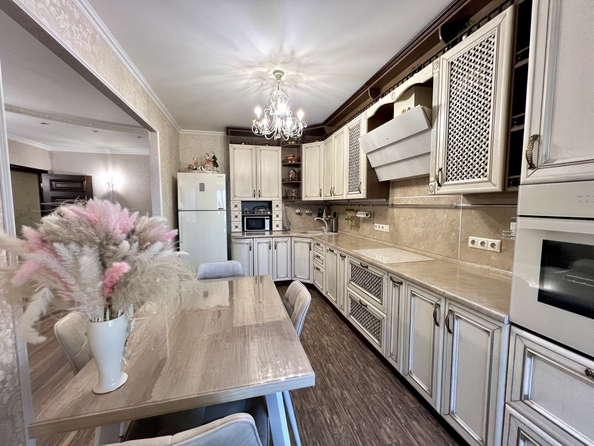 
   Продам 2-комнатную, 68.1 м², Платова ул, 6

. Фото 3.