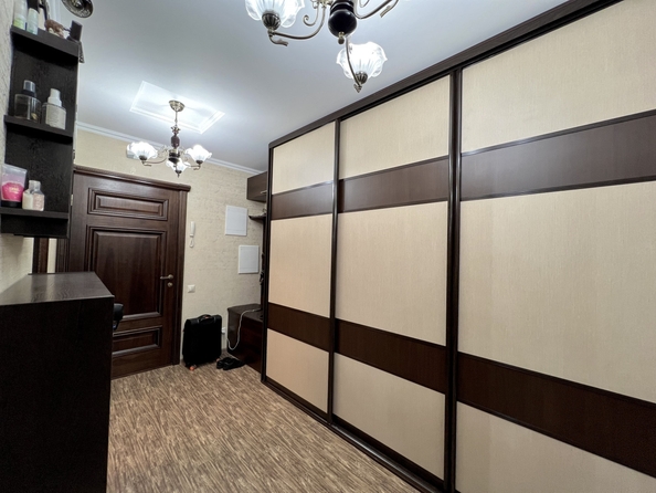 
   Продам 2-комнатную, 68.1 м², Платова ул, 6

. Фото 4.