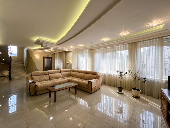 
  Продается дом, 325 м², поселок Янтарный
. Фото 2.