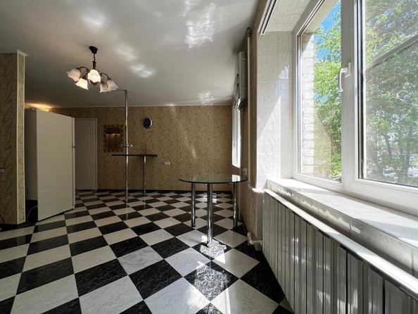 
  Продается 2-комн. квартира, 53.8 м², Нансена ул, д. 121
. Фото 8.