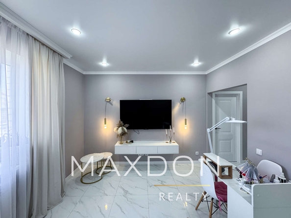 
  Продается 3-комн. квартира, 90 м², Берберовская ул, д. 4/2
. Фото 8.