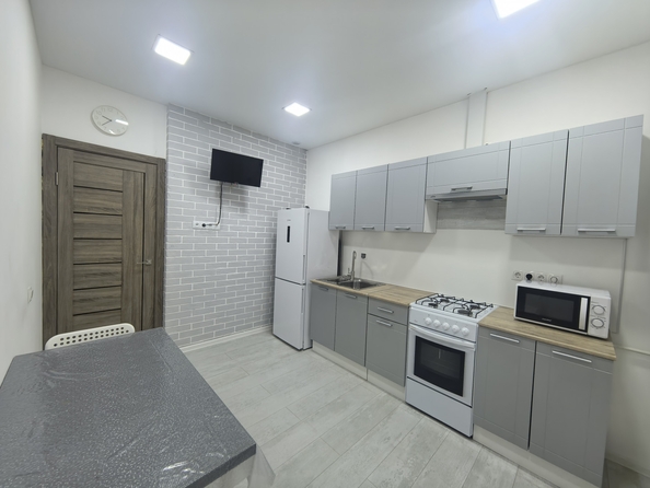 
  Продается 1-комн. квартира, 40 м², 35-я линия ул, д. 89
. Фото 2.