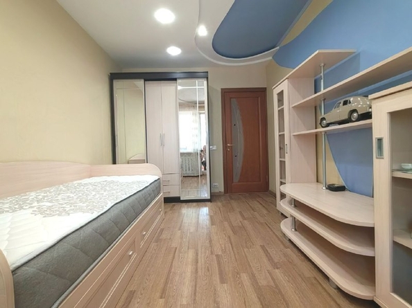 
  Продается 2-комн. квартира, 55 м², Малиновского ул, д. 76
. Фото 7.