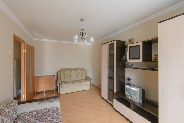 
  Продается 1-комн. квартира, 33 м², Смены ул, д. 21
. Фото 2.