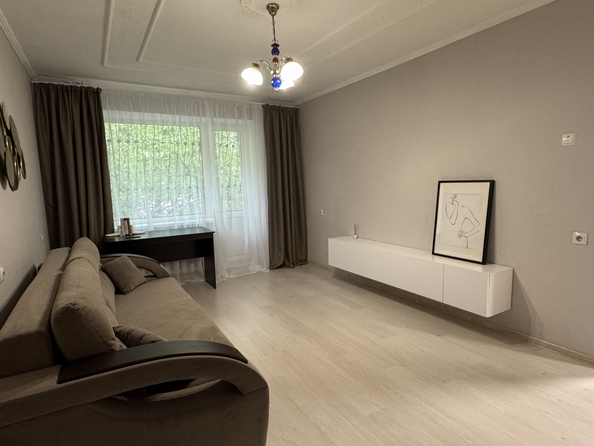 
  Продается 1-комн. квартира, 37 м², Жмайлова ул, д. 6
. Фото 1.