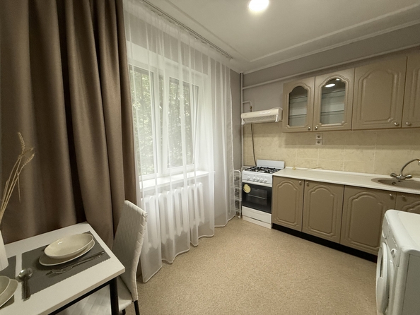 
  Продается 1-комн. квартира, 37 м², Жмайлова ул, д. 6
. Фото 7.