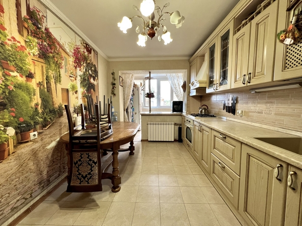 
  Продается 3-комн. квартира, 76 м², Коминтерна ул, д. 143
. Фото 5.
