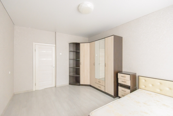 
  Продается 2-комн. квартира, 66 м², Богданова ул, д. 79
. Фото 4.
