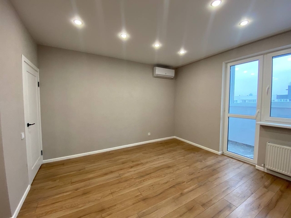 
  Продается 2-комн. квартира, 45 м², Жмайлова ул, д. 19а
. Фото 8.