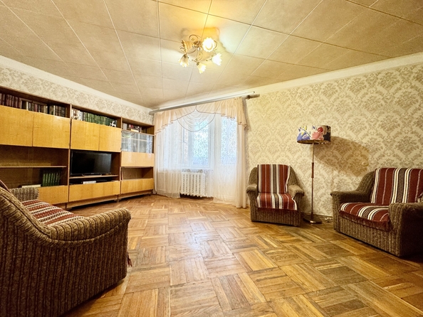 
  Продается 3-комн. квартира, 63 м², Закруткина ул, д. 30
. Фото 1.