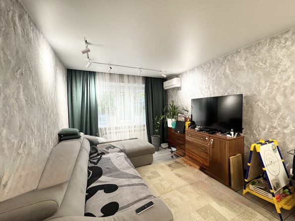 
  Продается 3-комн. квартира, 58 м², 40-летия Победы пр-кт, д. 61
. Фото 1.