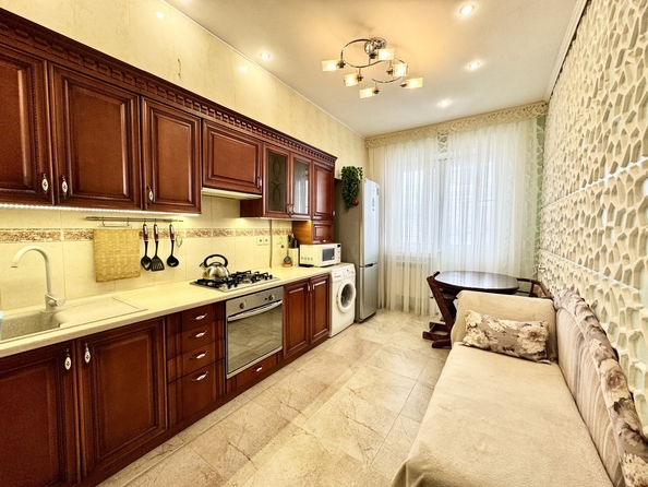 
  Продается 1-комн. квартира, 38.3 м², Благодатная ул, д. 241
. Фото 1.