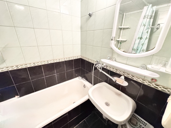 
  Продается 2-комн. квартира, 52 м², Добровольского ул, д. 42
. Фото 8.