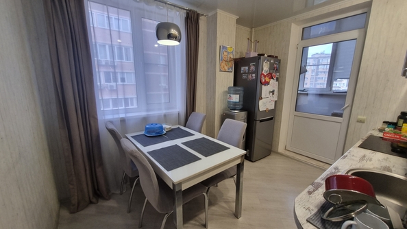 
  Продается 2-комн. квартира, 52.9 м², Платова б-р, д. 2
. Фото 8.