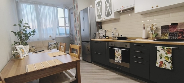 
  Продается 1-комн. квартира, 42 м², Комарова б-р, д. 1И
. Фото 2.
