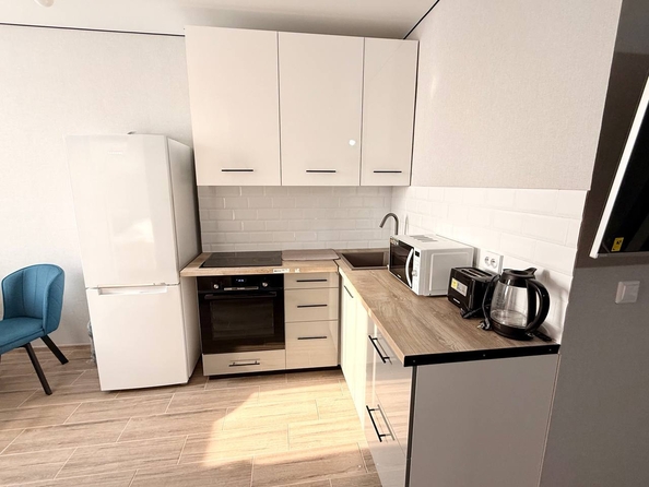 
  Продается 1-комн. квартира, 42 м², Вагулевского ул, д. 37
. Фото 2.