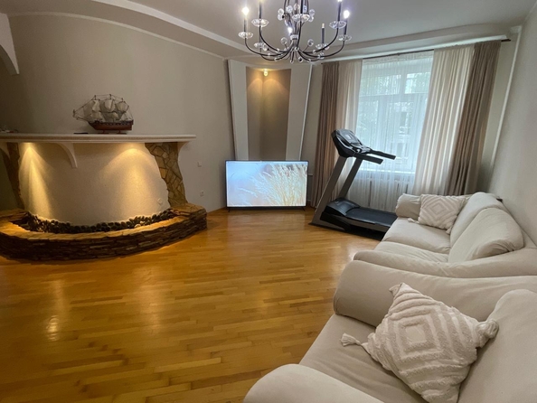 
  Продается 3-комн. квартира, 112.2 м², Жмайлова ул, д. 27а
. Фото 6.