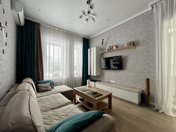 
  Продается 3-комн. квартира, 60 м², Строителей ул, д. 3
. Фото 1.