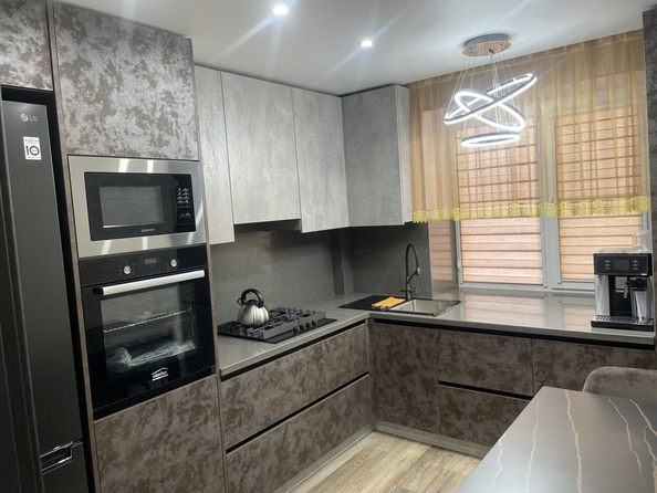 
  Продается 2-комн. квартира, 65 м², 11-я улица ул, д. 76/88
. Фото 11.